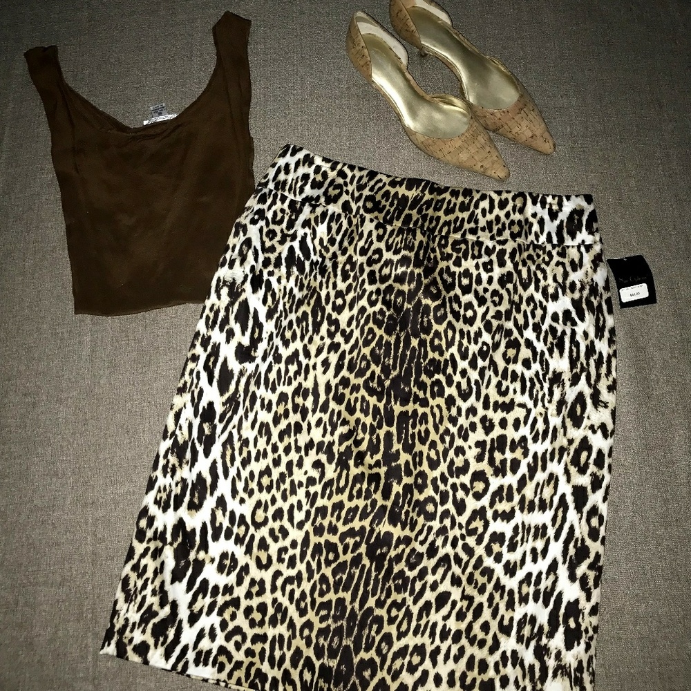 Dark Brown Leopard print Size 8 skirt